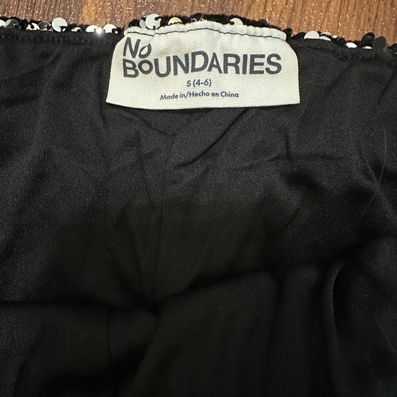 No Boundaries Sparkling Black and Silver Sequin jeans - Picture 9 of 9